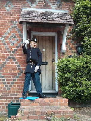 Policeman - Sonning Scarecrow Trail 2014